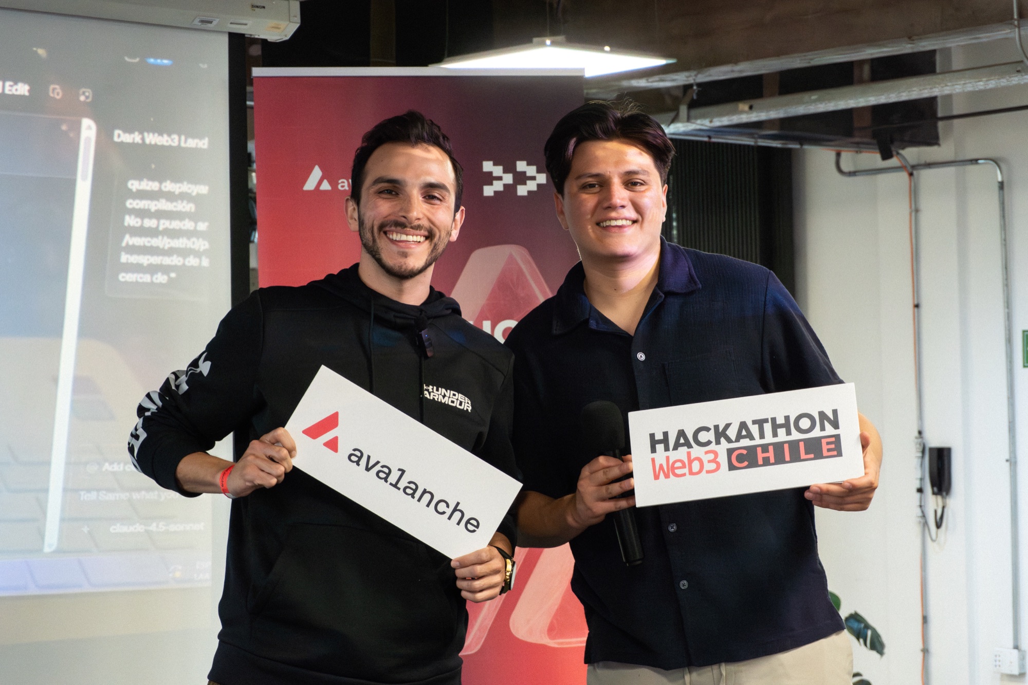 Participantes con la identidad de Hackathon Web3 Chile