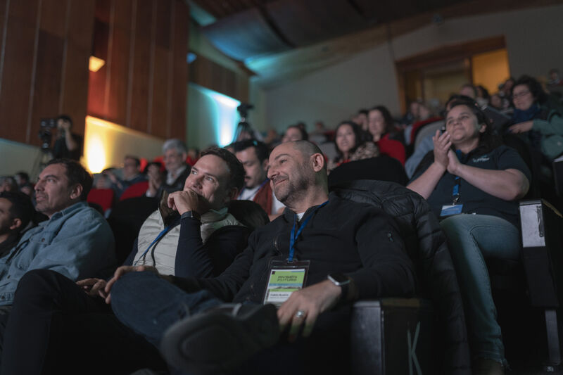 Público asistente a una charla de Aysén Futuro